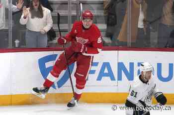 Kasper, Raymond help Red Wings beat Kings 5-2