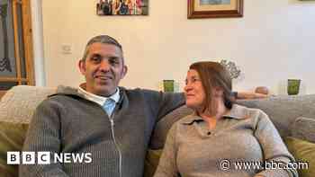 Pair who beat age gap to renew vows after 29 years