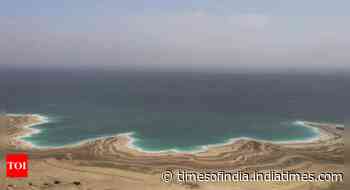 Dead Sea an 'ecological disaster', but no one can agree how to fix it