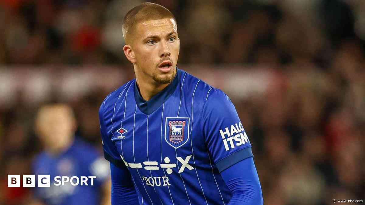 Sheff Utd sign Ipswich defender Clarke