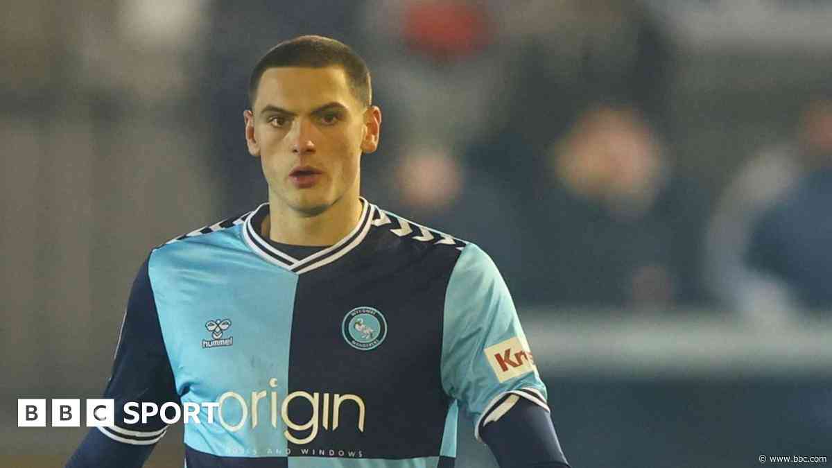 Taylor returns to Wycombe for rest of season