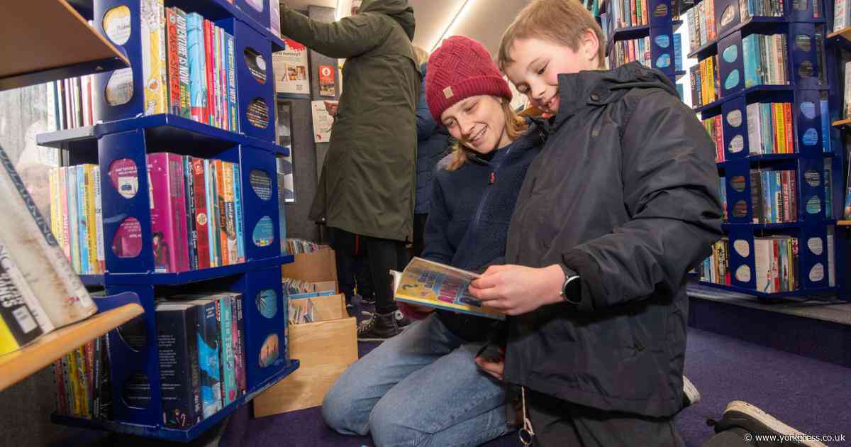 Travelling library adds monthly stop in Fairburn to schedule