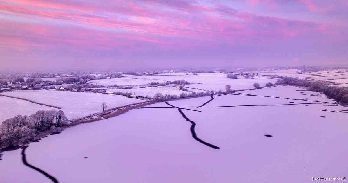 UK weather maps turn purple as wall of snow length of Britain to hit in -8C blast