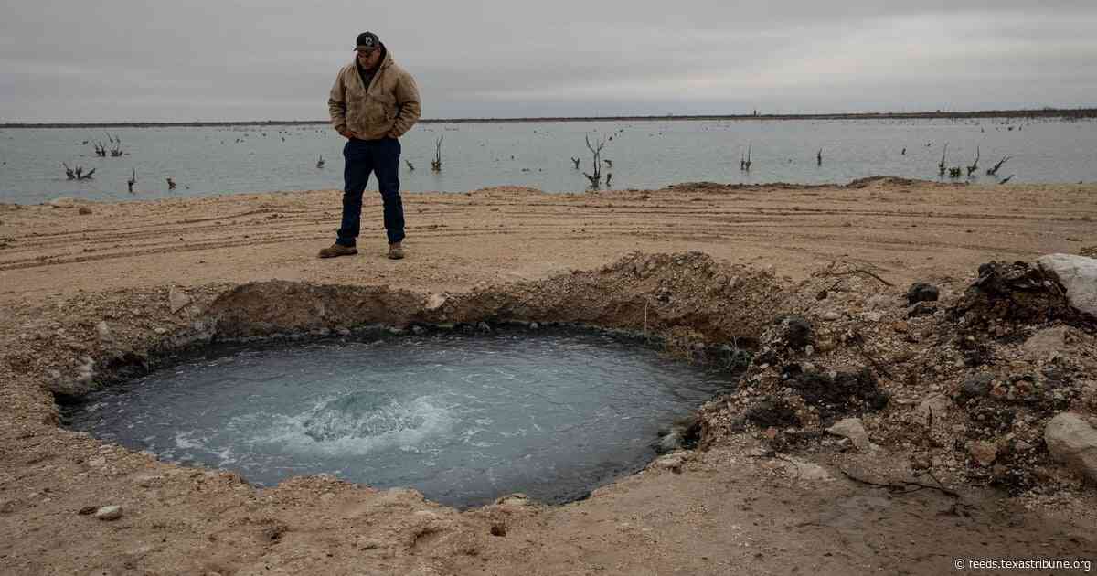 Texas regulators grapple with a growing problem: old oil wells leaking polluted water