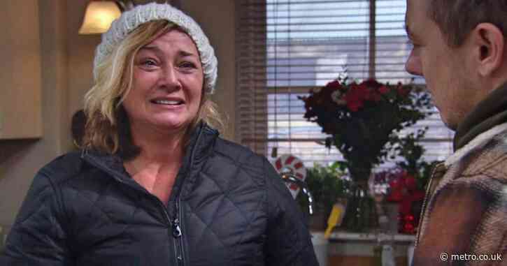 Moira distraught in Emmerdale as radiotherapy symptoms hit her