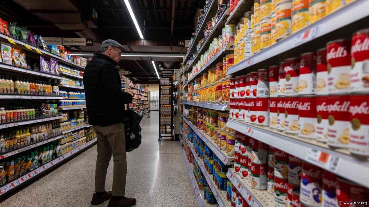 How Trump's tariffs on steel and aluminum could hit you at the grocery store