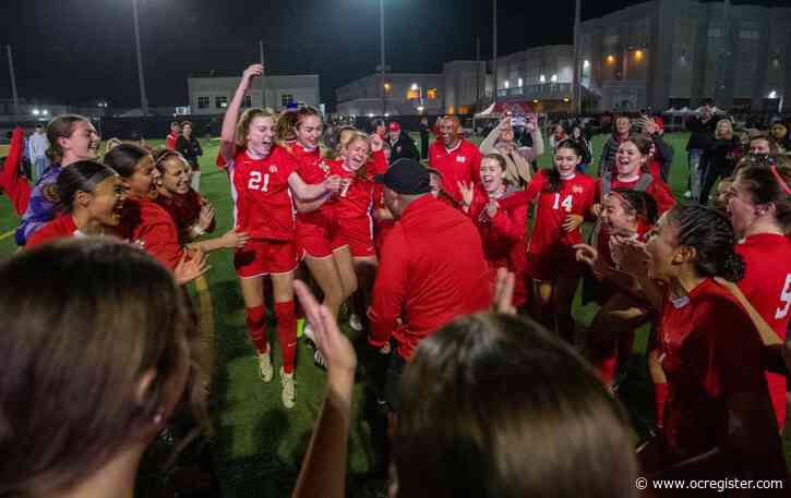 Mater Dei girls soccer beats Orange Lutheran in penalty kicks in Division 1 semifinal