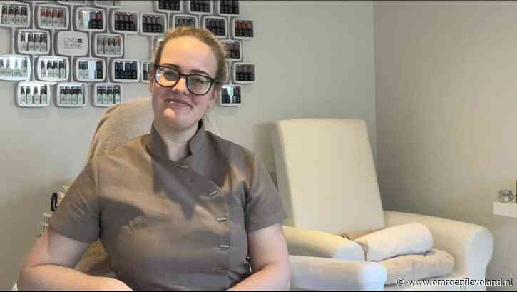 Almere - Almeerse Melinda biedt voetzorg in Gambia: 'Je ziet daar veel amputaties en wonden'