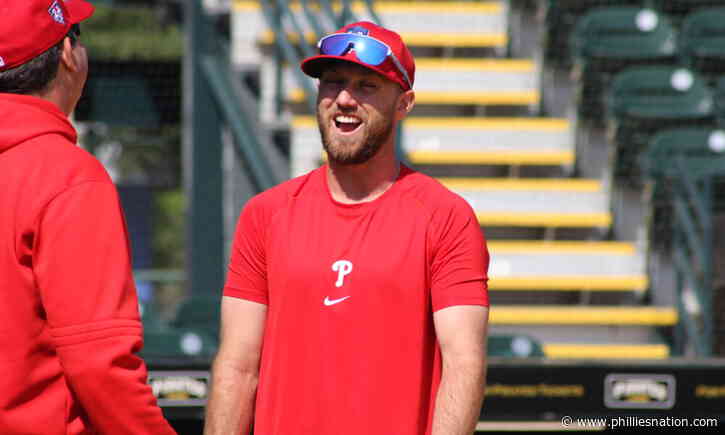 Kody, Roger Clemens exchange lineup cards before Phillies spring training game