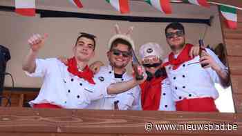 Feestelijke stoet in Rotem:  Après-ski met vrolijke bakkers in de pizzahut