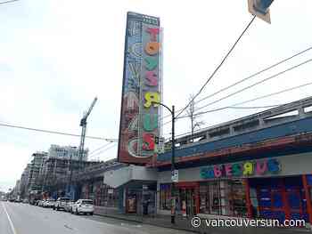 What's the future for Bow Mac sign on Broadway now that Toys "R" Us is closing?