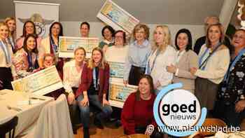 Dames van Ladies Circle 37 Tongeren delen vijf cheques uit