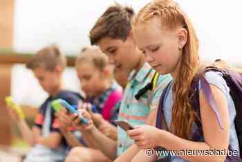 Smartphones volgend schooljaar verboden in Franstalige scholen