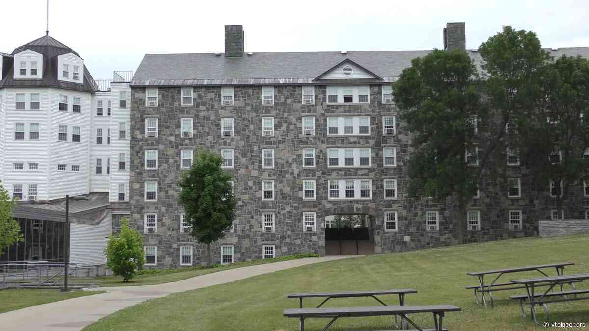 Middlebury College, facing antisemitism investigation, is among those warned by Trump administration 