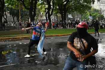 Al menos 20 heridos y más de 100 detenidos tras enfrentamientos con policía en manifestación en Argentina