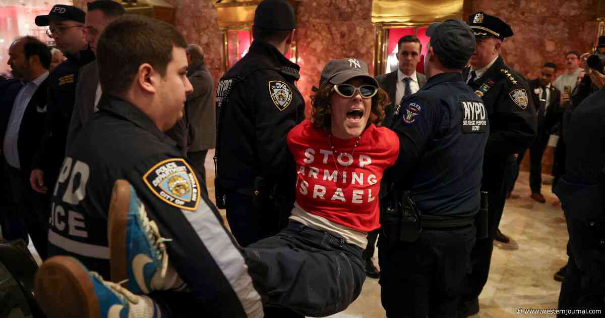 Watch: Police Move In as Agitators Refuse Order to Leave Trump Tower