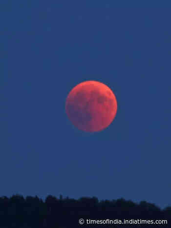 8 most beautiful images of the 'Blood moon' during Lunar Eclipse