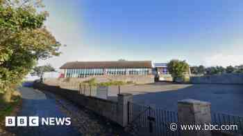 Investigation after school ceiling collapses