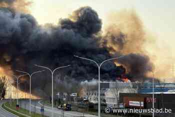 Controles op asbest in Sint-Andries na zware bedrijfsbrand: “Ruim geen roetdeeltjes op”