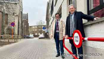Kerkstraat vanaf nu autovrij aan begin en einde van schooldag: “Veiligere schoolomgeving voor Sancta Maria Basisschool”