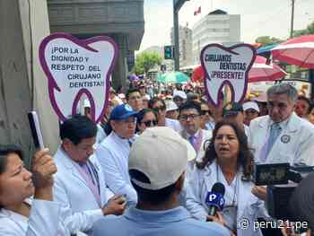 Odontólogos amenazan con huelga y encadenamientos frente al Congreso