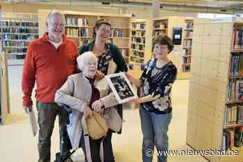 Fotoalbum komt per ongeluk terecht in inleverbus van bibliotheek: “We wisten niet eens dat het weg was”