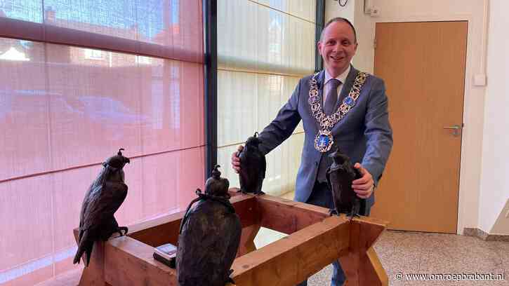 Burgemeester weg na 18 jaar, maar niet helemaal: 'Ga hier carnaval vieren'