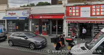 'Disappointment' as Santander set to close Eltham branch despite having 'no plans to'