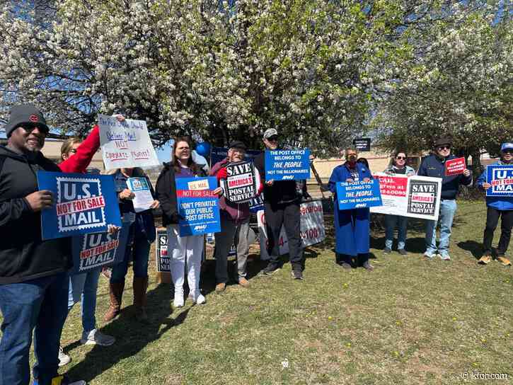 Postal workers upset at possible privatization of USPS