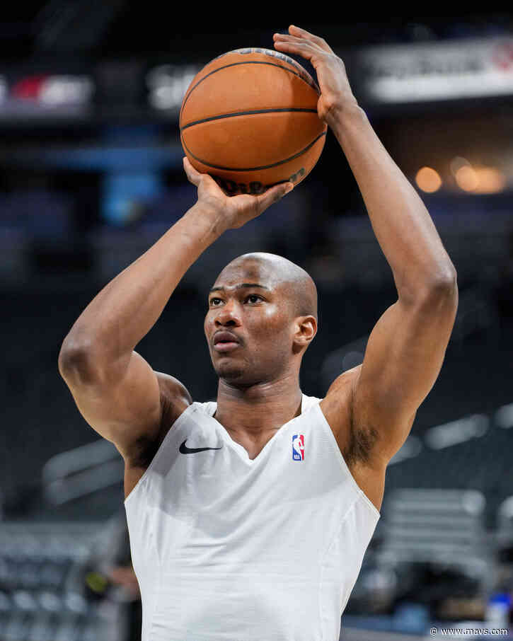 Kai Jones doesn’t mind Mavs playing with just eight players