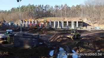 Ruim honderd betonmixers leveren 750 m³ beton op Boslaan in Dilsen-Stokkem