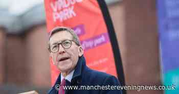 Stockport council leader to step down