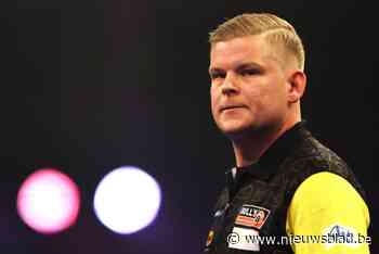 VIDEO. Na zes (!) gemiste matchdarts: Mike De Decker wordt uit European Darts Trophy geknikkerd na ware thriller