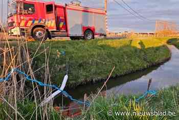 Brandweer neemt maatregelen op water tegen geurhinder