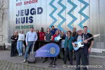 Rotary stimuleert talentvolle OverKop-jongeren met muziekinstrumenten