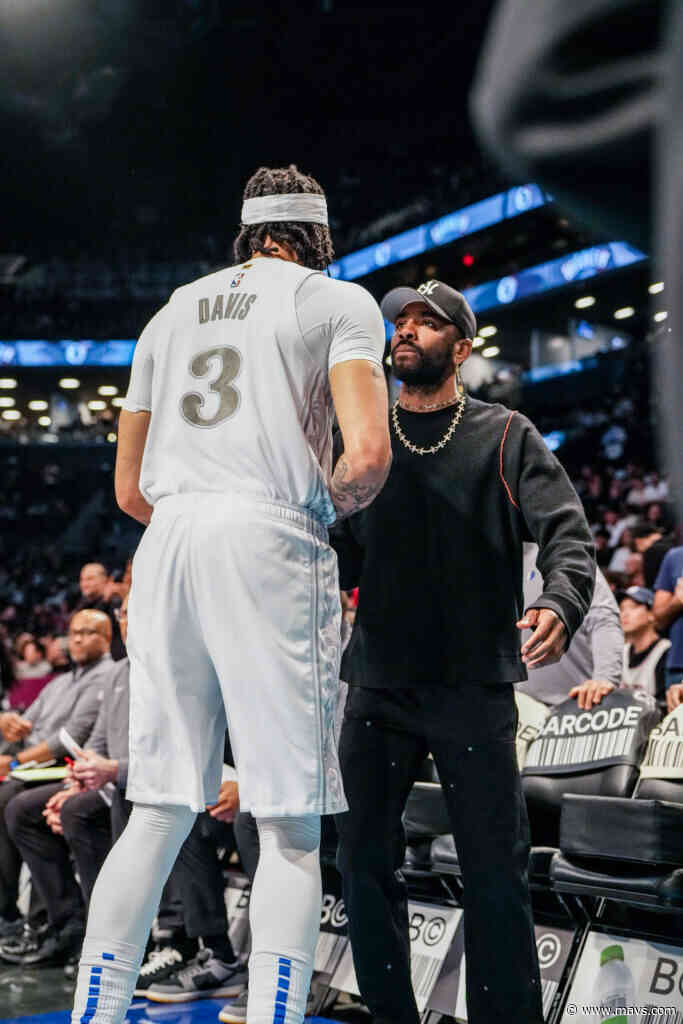 Davis offers perspective on Irving’s injury
