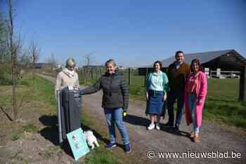 Extra vuilnisbakken tegen hondenpoep op wandeltraject