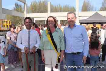 Nieuwbouwproject stedelijke basisschool van start gegaan: “Tegen het voorjaar van 2026 moet alles klaar zijn”