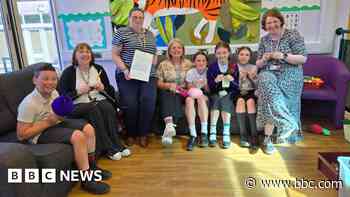 Royal recognition for school's knitting challenge