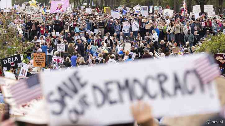Amerikanen van Hawaï tot Washington de straat op tegen Trump: 'Stop de chaos'