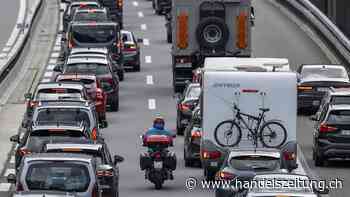 Sieben Kilometer Stau vor dem Gotthard Nordportal