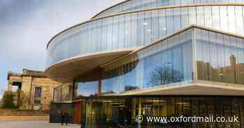 Seagull attack closes Oxford University building