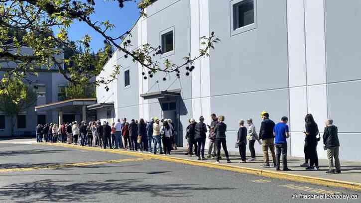 Chilliwack residents turn out for first advance polling day, prompting long wait times