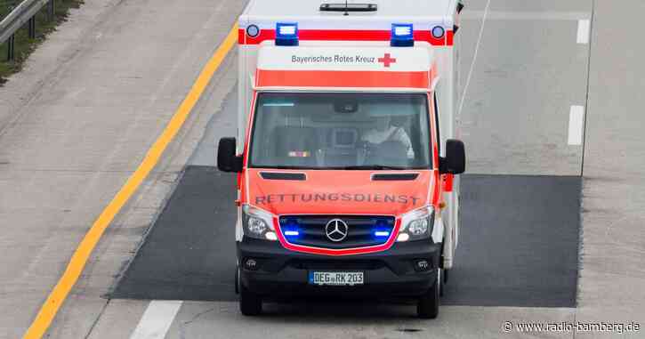 Handbremse nicht gezogen: Auto überrollt Mann