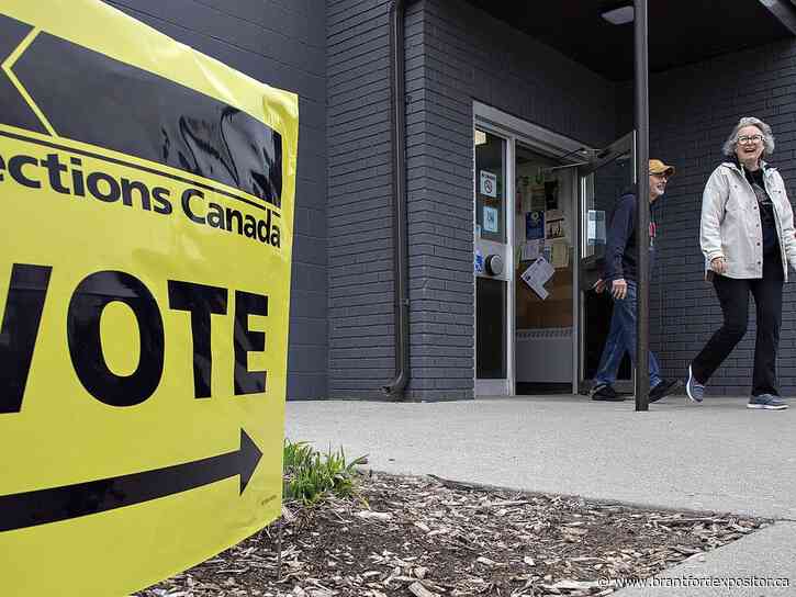 Voters cast ballots at advance polls in Brantford
