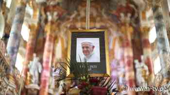 Telefonat kurz vor dem Tod: Verwandte trauern um den Papst