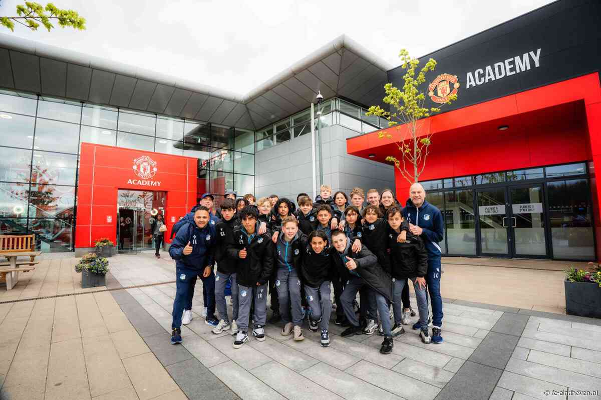 FC Eindhoven O15 beleeft onvergetelijke reis naar Engeland