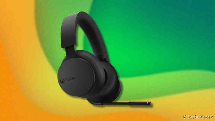 Stay on comms with your friends with this discounted Xbox Wireless Gaming Headset