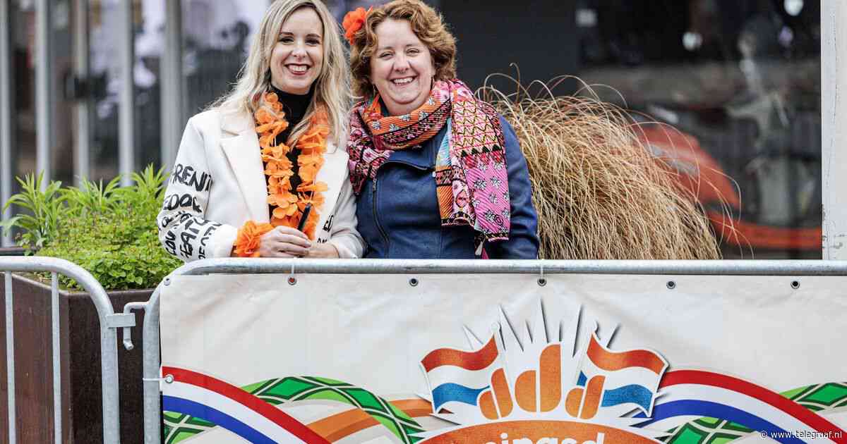 LIVE | Eerste oranjefans nemen plek in langs de route van koninklijke familie