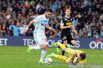 Anciens - Rémy Cabella monte sur scène avec Jul au Stade de France (vidéo)